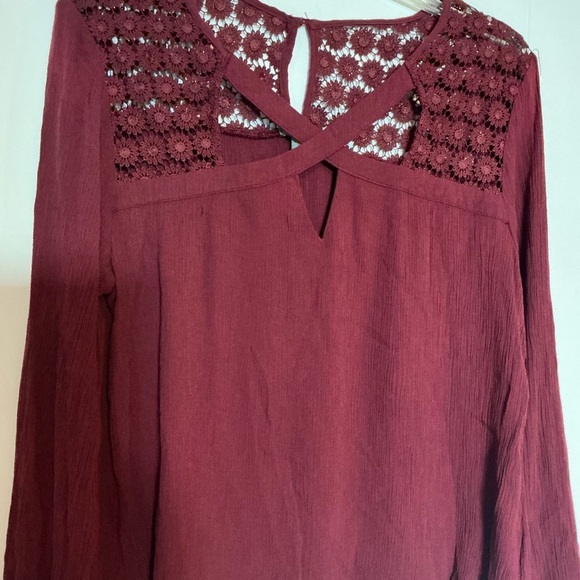 Charlotte Russe, Long Sleeve, V-Neck Burgundy Blouse Size L - Picture 3 of 8